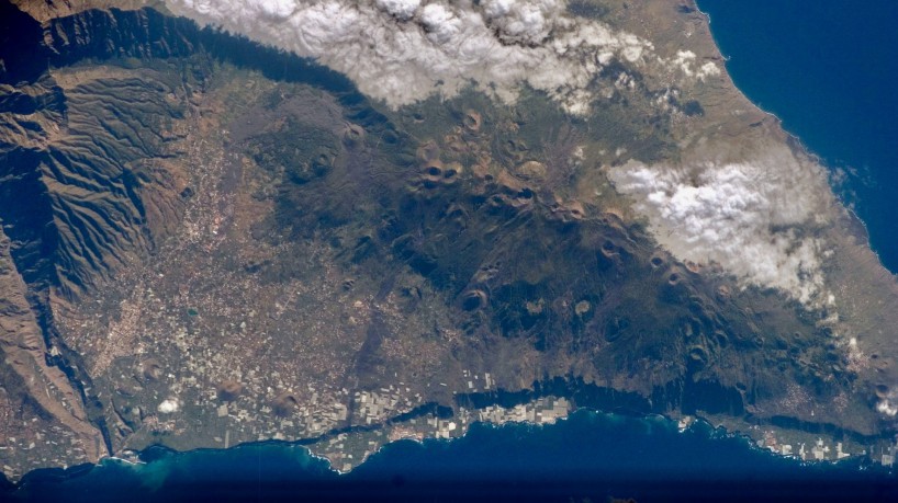 Vulcão La Cumbre Vieja, localizado na ilha de La Palma, no arquipélago das Canárias. Foto: Reprodução/Nasa